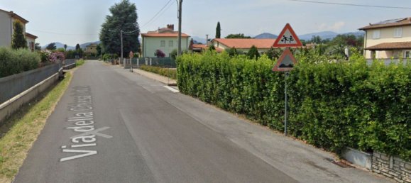 7 rooms Apartment in Capannori, Italy No. 202847 2