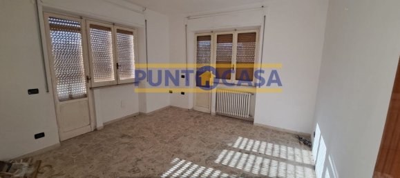 6 rooms House in Teramo, Italy No. 95683 3