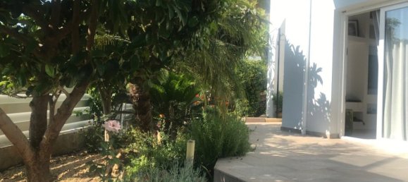 4 bedrooms Villa in Limassol, Cyprus No. 12740 14