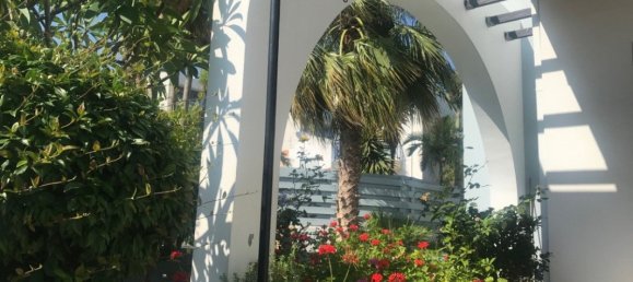 4 bedrooms Villa in Limassol, Cyprus No. 12740 8