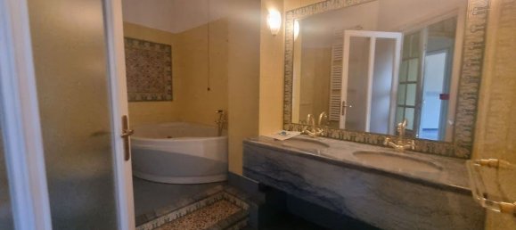 Квартира с 6 спальнями в Савона, Италия № 337656 18