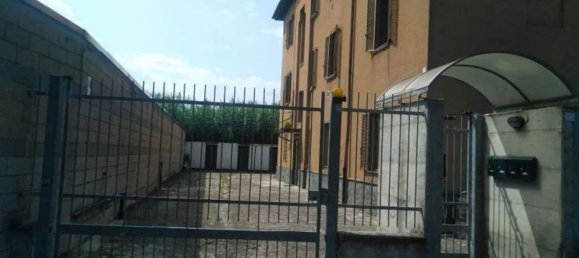 2 rooms Apartment in Rho, Italy No. 331452 3