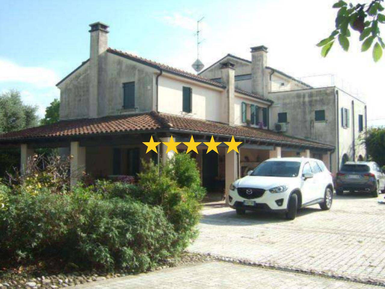 6 bedrooms Apartment in Cappella Maggiore, Italy No. 202476