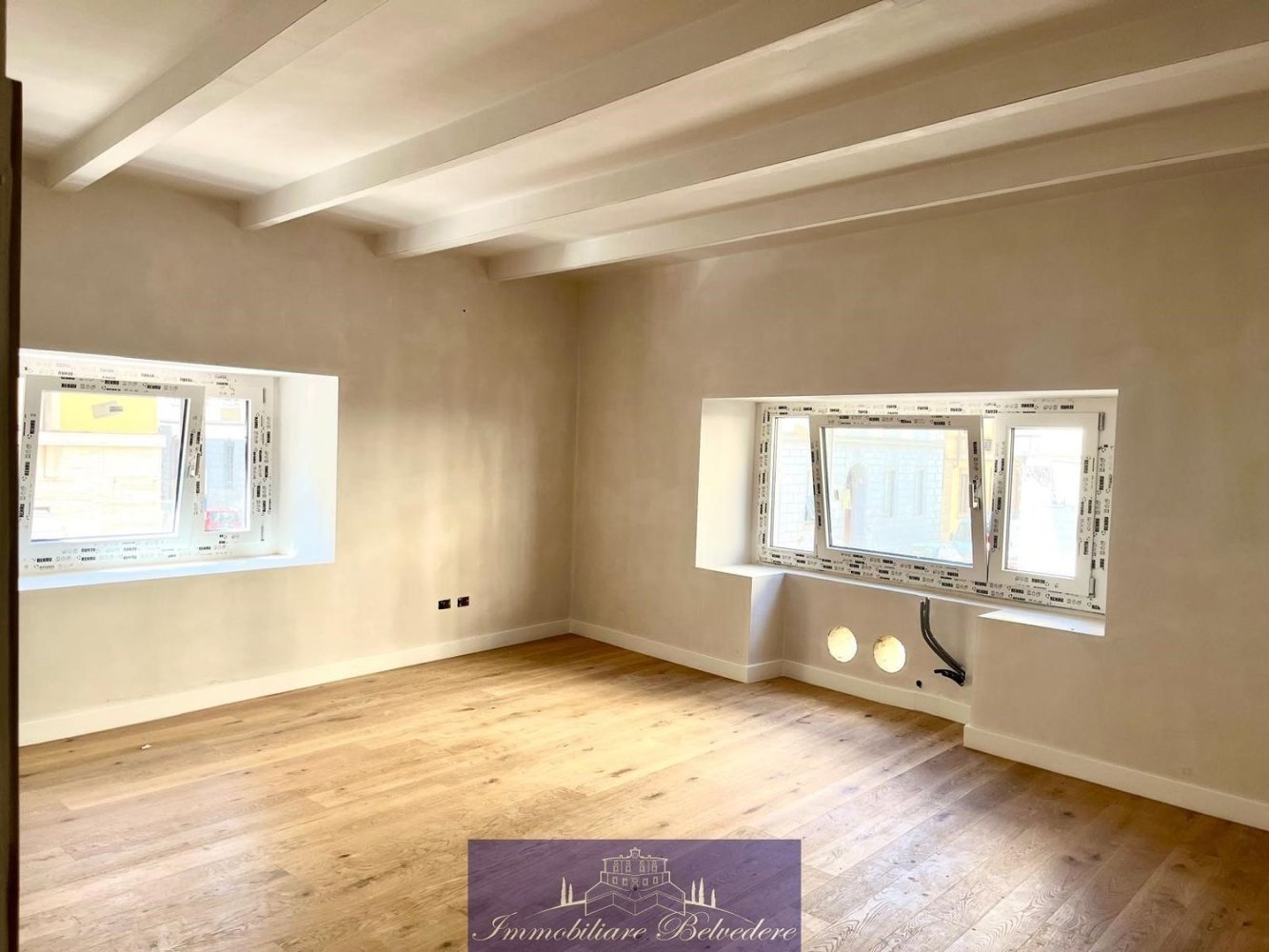 3 rooms Apartment in Florence, Italy No. 37201