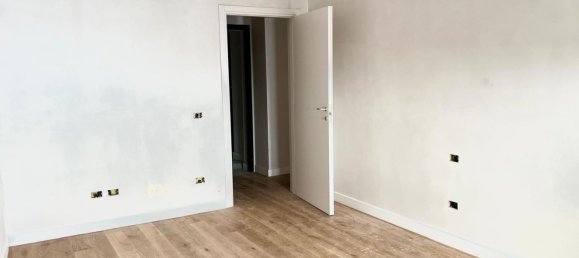 3 rooms Apartment in Florence, Italy No. 37201 5