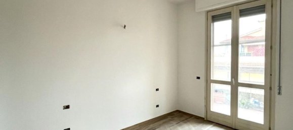 3 rooms Apartment in Florence, Italy No. 37201 16