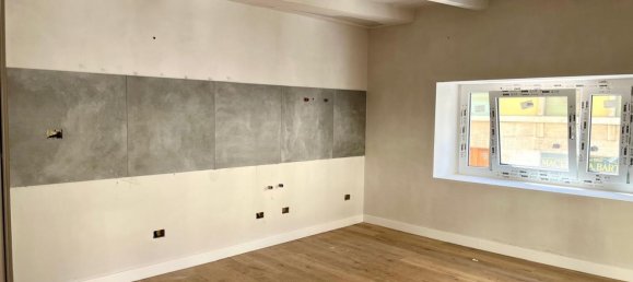 3 rooms Apartment in Florence, Italy No. 37201 11