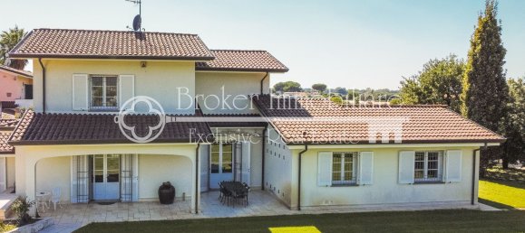 13 rooms Villa in Camaiore, Italy No. 168218 6