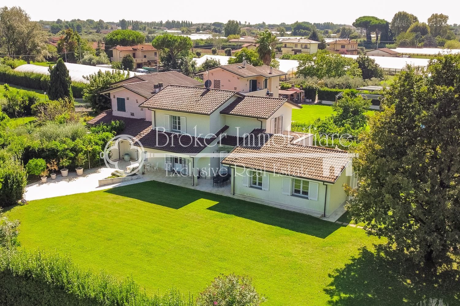 13 rooms Villa in Camaiore, Italy No. 168218