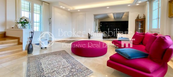 13 rooms Villa in Camaiore, Italy No. 168218 12