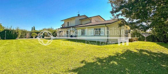 13 rooms Villa in Camaiore, Italy No. 168218 5