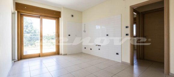 2 rooms Apartment in Rome, Italy No. 12273 3