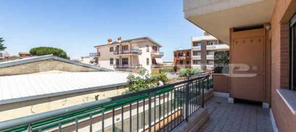 2 rooms Apartment in Rome, Italy No. 12273 11