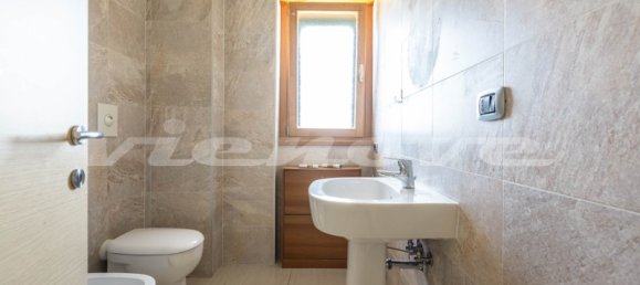 2 rooms Apartment in Rome, Italy No. 12273 33