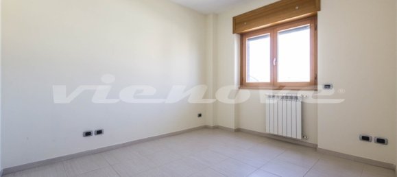 2 rooms Apartment in Rome, Italy No. 12273 7