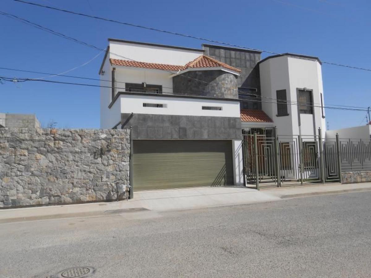 4 bedrooms House in Chihuahua, Mexico No. 152087