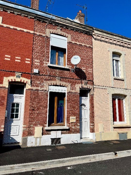 3 غرف نوم تاون هاوس في Saint-Quentin, France رقم 155252