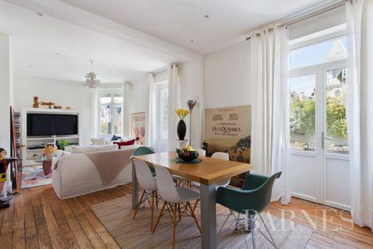 5 bedrooms Condo in Biarritz, France No. 15587