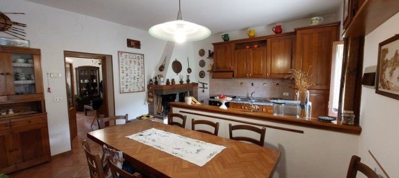 Квартира с 3 комнатами в Ареццо, Италия № 201416 6