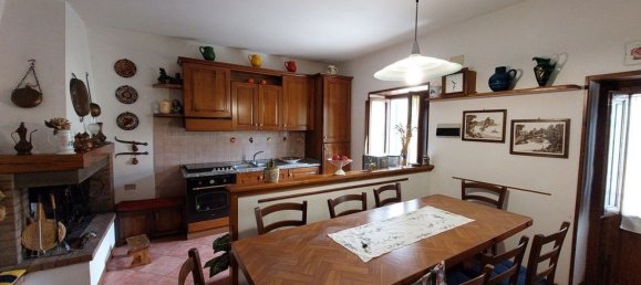 Квартира с 3 комнатами в Ареццо, Италия № 201416 5