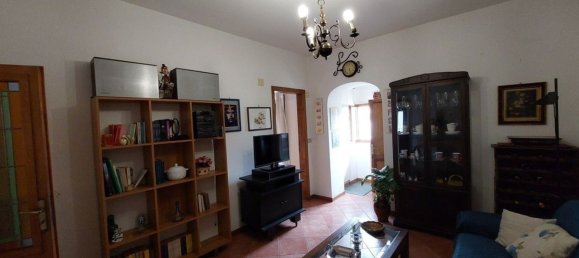 Квартира с 3 комнатами в Ареццо, Италия № 201416 11