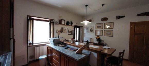 Квартира с 3 комнатами в Ареццо, Италия № 201416 17