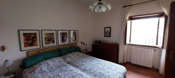 Квартира с 3 комнатами в Ареццо, Италия № 201416 4