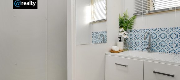 3 bedrooms House in Ingham, Australia No. 1121 11