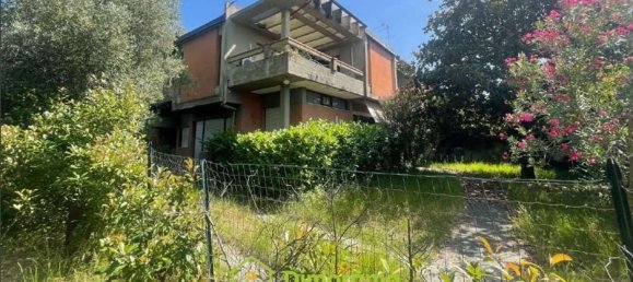 9-Zimmer Wohnung in Carrara, Italy, Nr. 45718 2