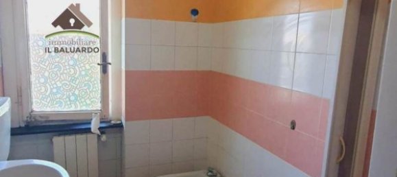 Дом с 5 комнатами в Лукка, Италия № 111581 12