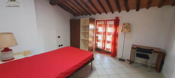 Дом с 5 комнатами в Лукка, Италия № 111581 11