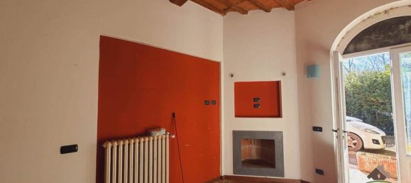 Дом с 5 комнатами в Лукка, Италия № 111581 3