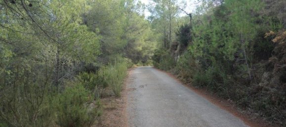  Land in Guadalest, Spain No. 108961 3