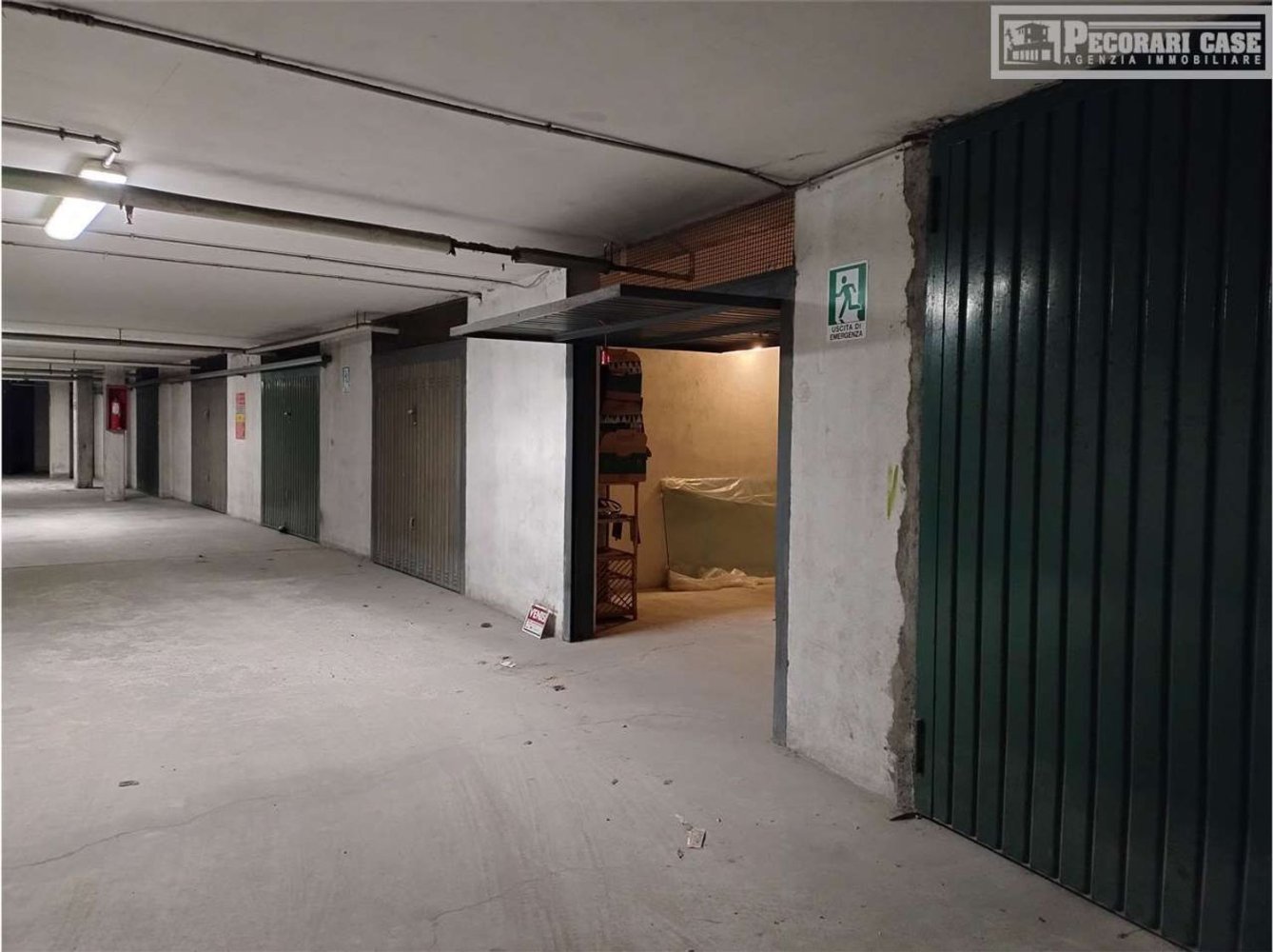 20m² Garage in Modena, Italy No. 90620