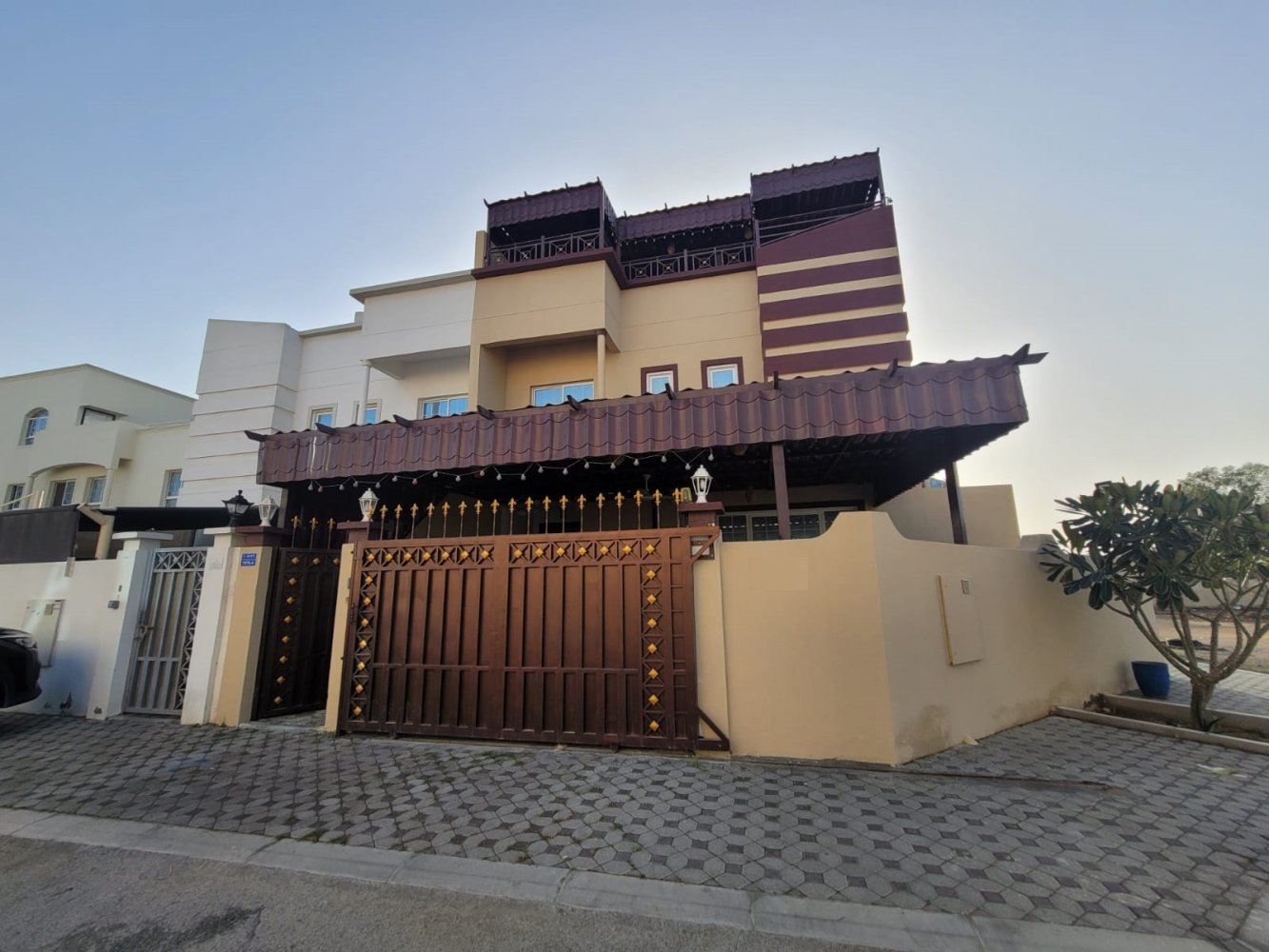 5 bedrooms Villa in Muscat, Oman No. 1314