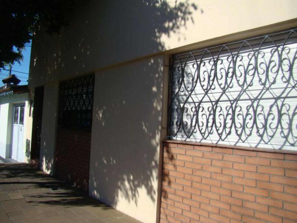 3 bedrooms House in Avellaneda, Argentina No. 55200