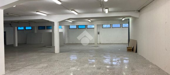 Armazém de 3 divisões em Tezze sul Brenta, Italy N.º 60725 5