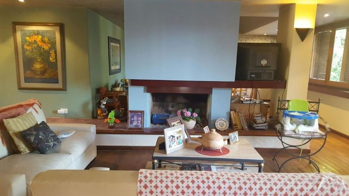 5 bedrooms House in Mar del Plata, Argentina No. 81397