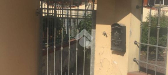 3 bedrooms House in Pegognaga, Italy No. 360408 4