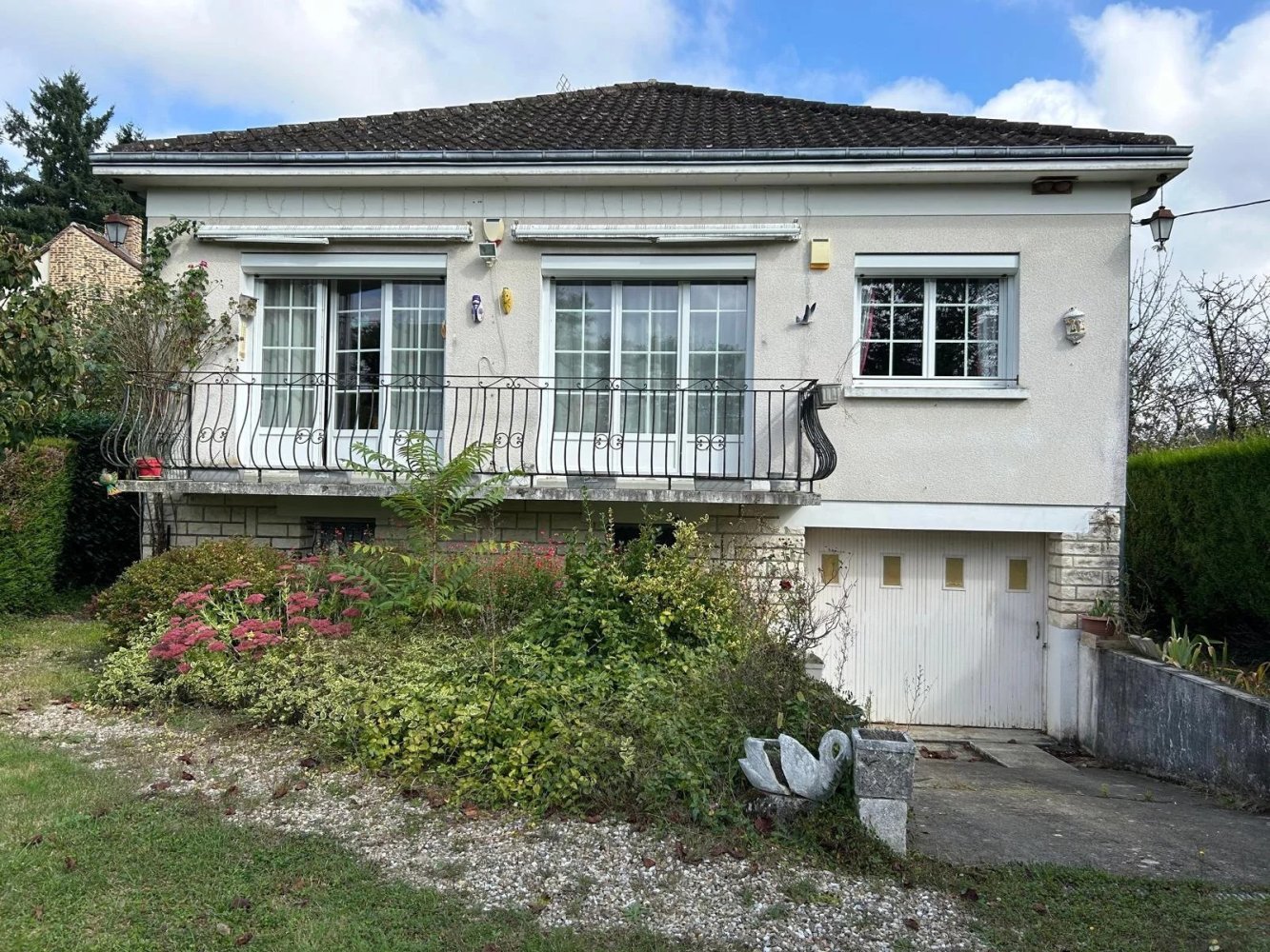 2 bedrooms House in Saint-Gaultier, France No. 242110