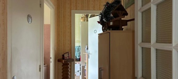 2 bedrooms House in Saint-Gaultier, France No. 242110 8