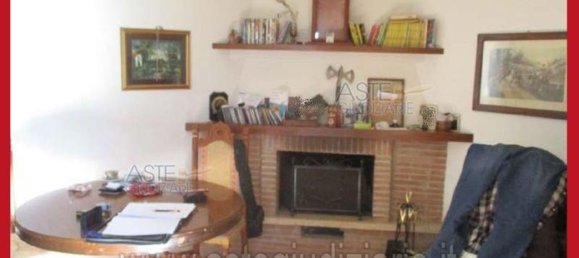 5 bedrooms Apartment in Rome, Italy No. 330801 2