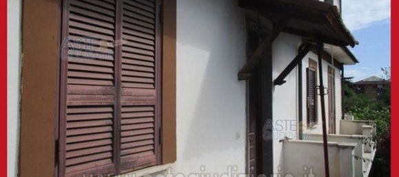 5 bedrooms Apartment in Rome, Italy No. 330801 6