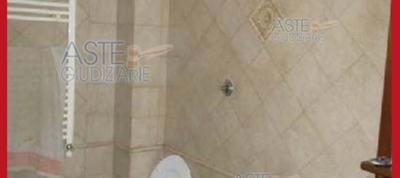 5 bedrooms Apartment in Rome, Italy No. 330801 9