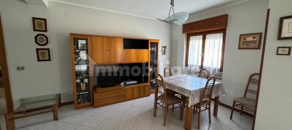 2 bedrooms Apartment in Carsoli, Italy No. 177969 5