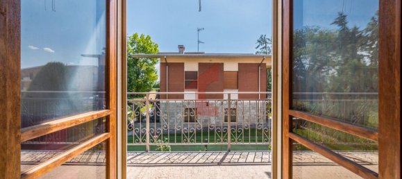 5 rooms Villa in Soragna, Italy No. 131839 9