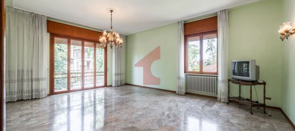 5 rooms Villa in Soragna, Italy No. 131839 5