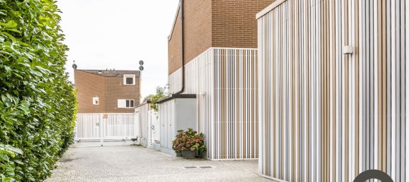 3 rooms Villa in Milan, Italy No. 239756 3