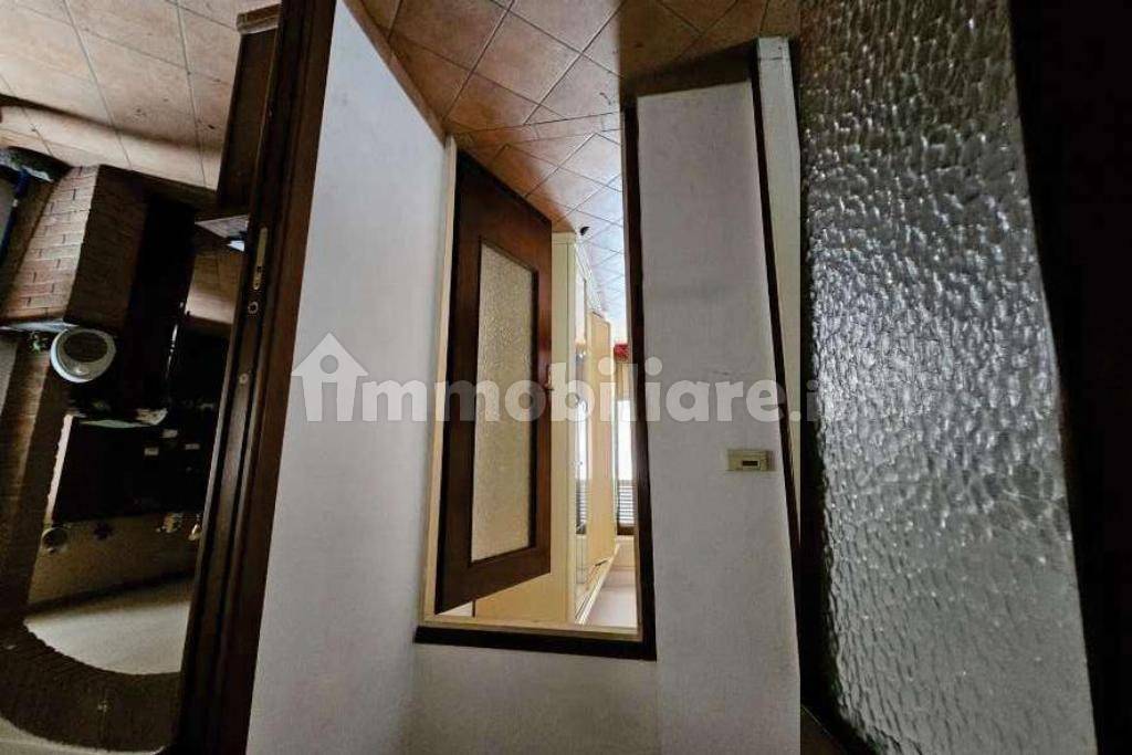 5 غرف نوم شقة في Leggiuno, Italy رقم 283550