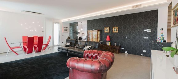 9 rooms Villa in Erba, Italy No. 123317 6